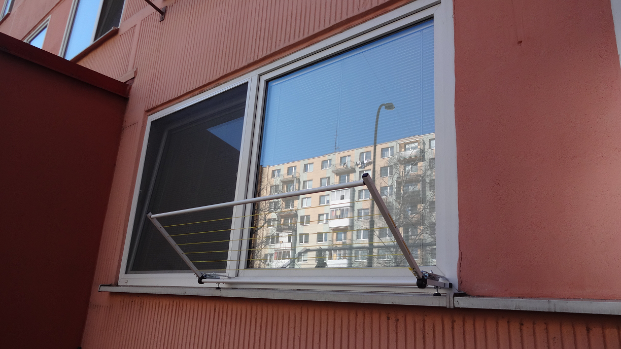 Sklopný trojpolohový sušiak